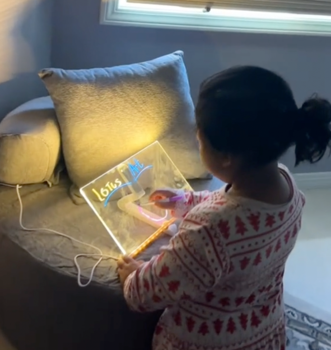 LumiBoard™ LED Drawing Board testi 1