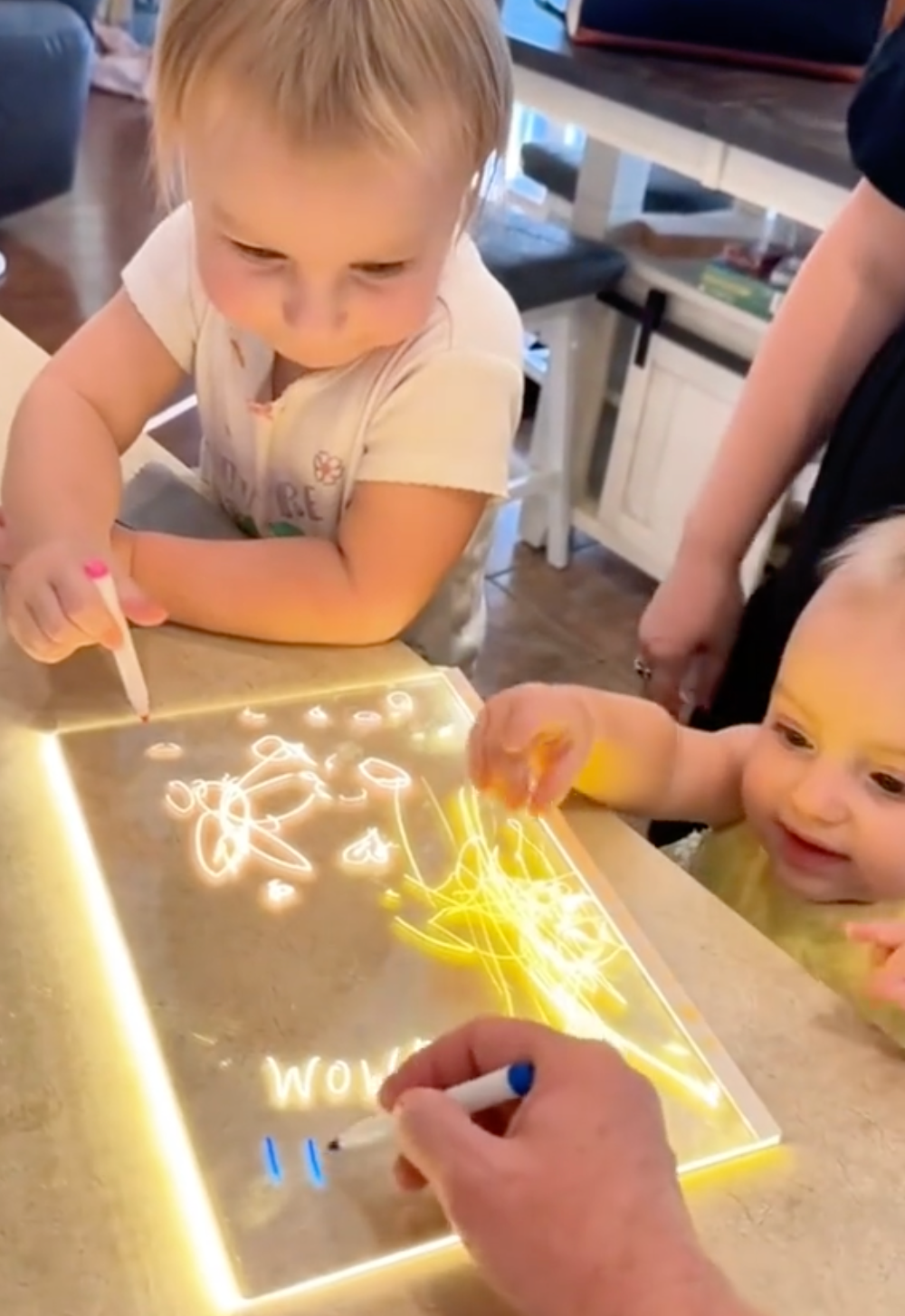 LumiBoard™ LED Drawing Board testi 3