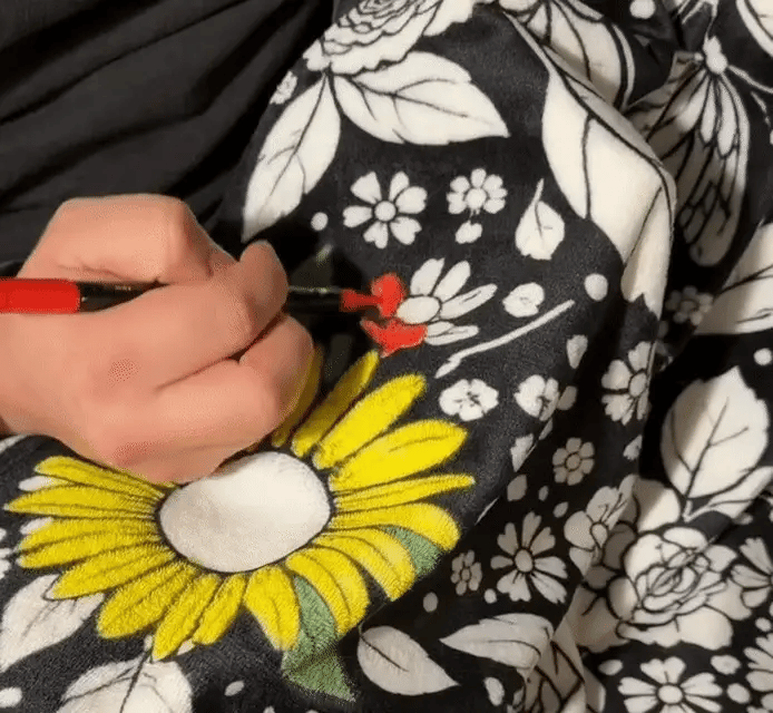 Does coloring help you relax section background